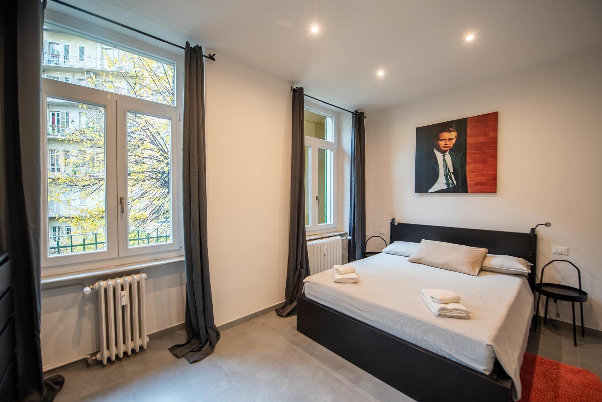 Living - Porta Susa Apartment