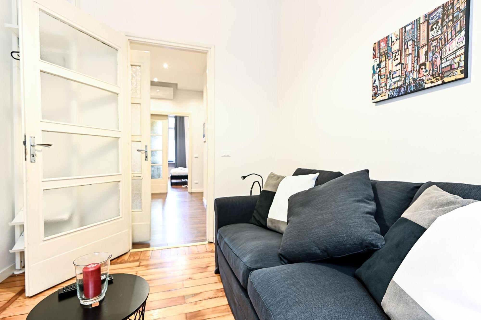Living - Porta Susa Apartment *