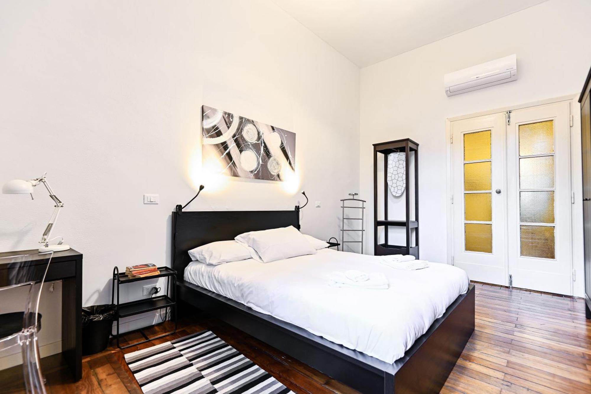 Living - Porta Susa Apartment *