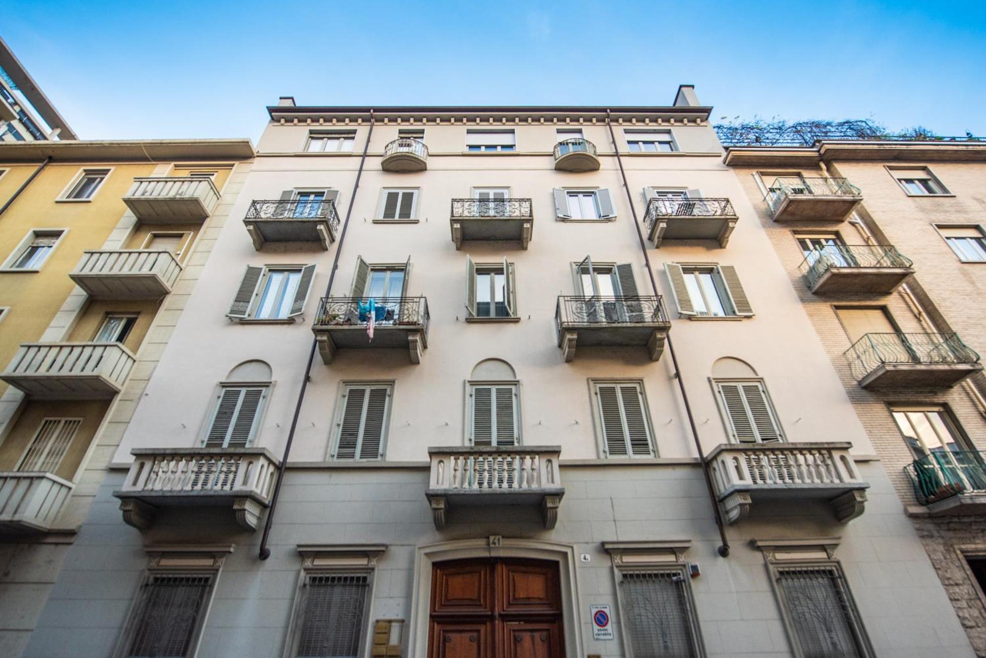 Living - Porta Susa Apartment