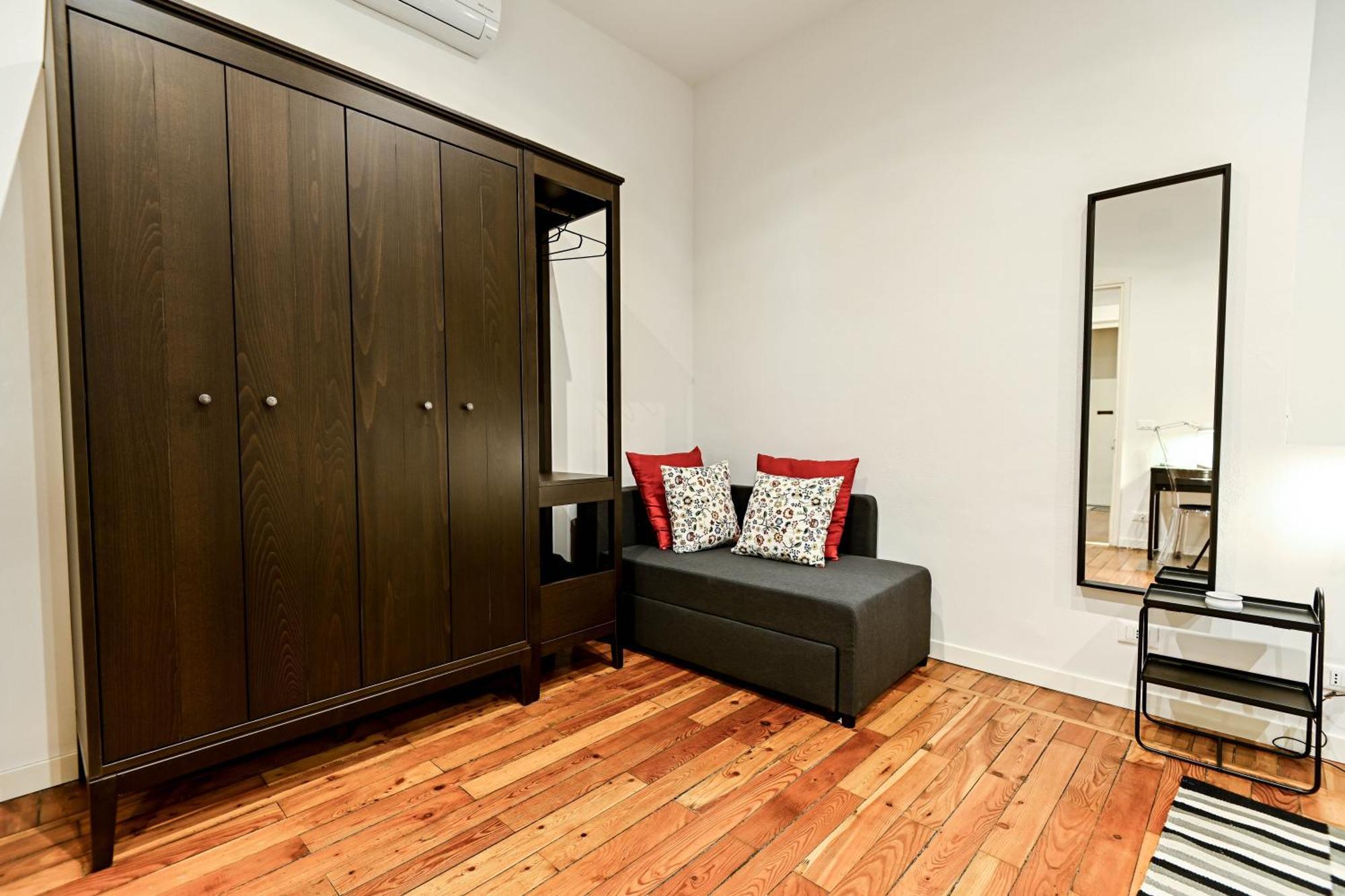 Living - Porta Susa Apartment *